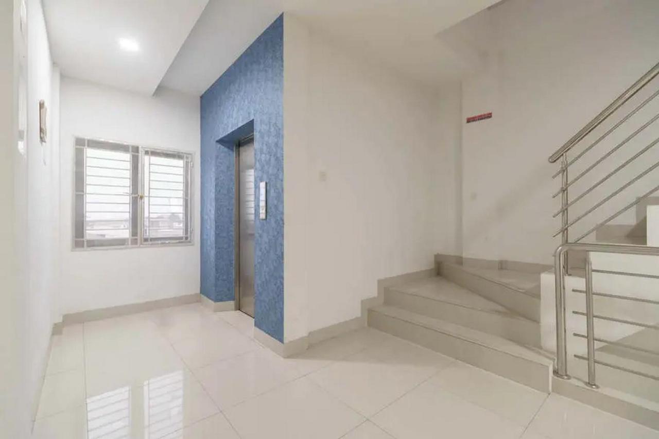 Reddoorz Plus @ Cemara Asri Medan Exterior foto